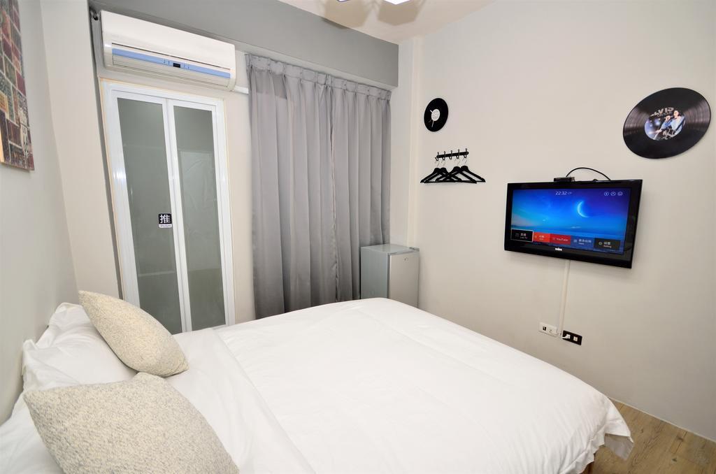 Hotel Fj Beautiful à Taichung Extérieur photo